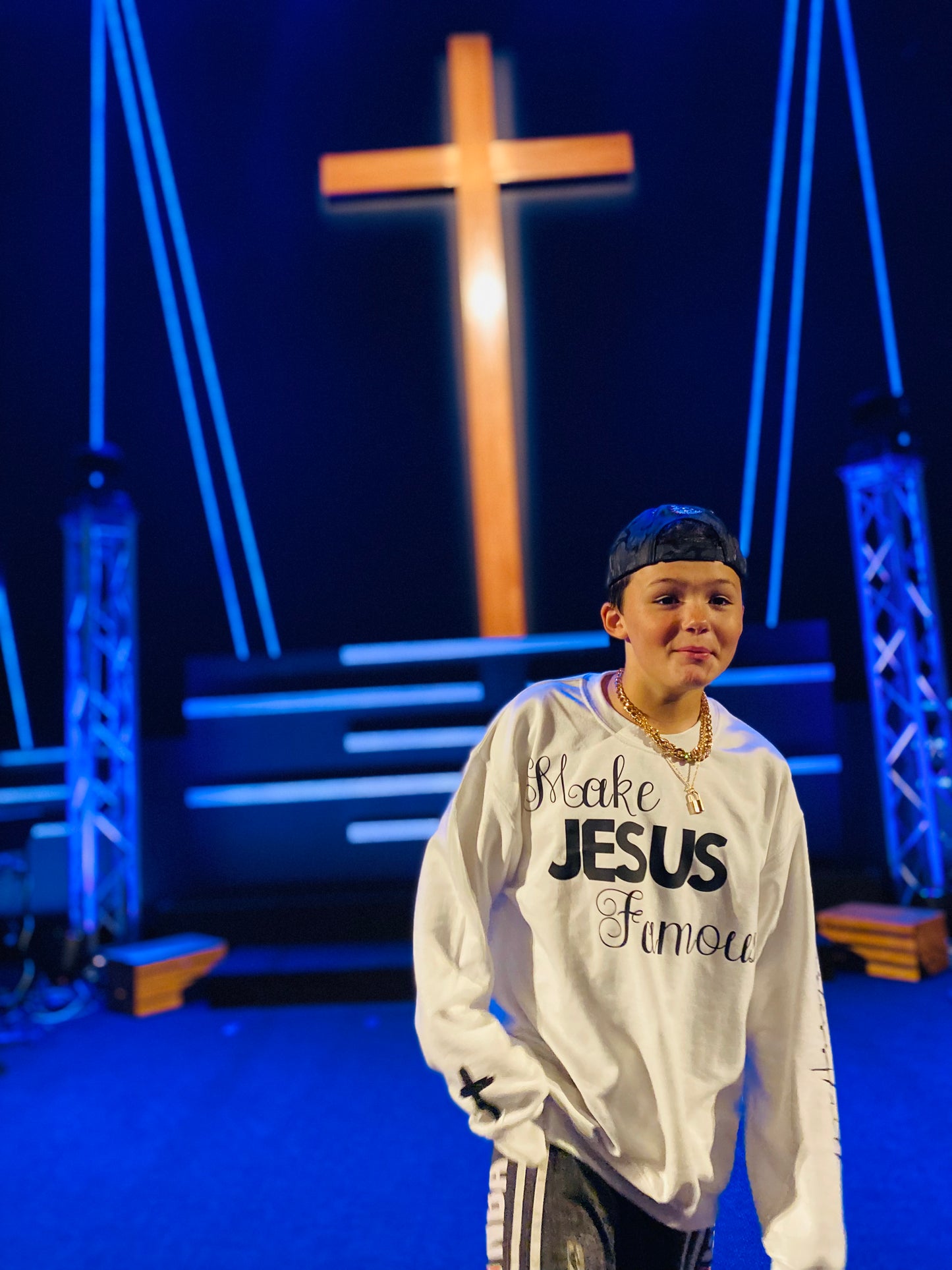 Youth Make Jesus famous
